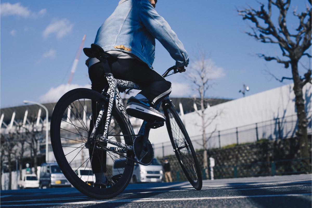 アトモスからあの伝説のエレファント柄をまとったコラボ自転車が発売に