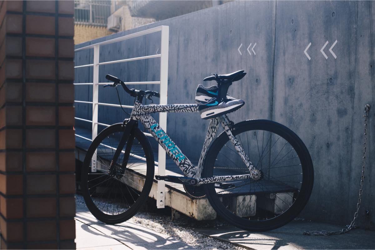 アトモスからあの伝説のエレファント柄をまとったコラボ自転車が発売に