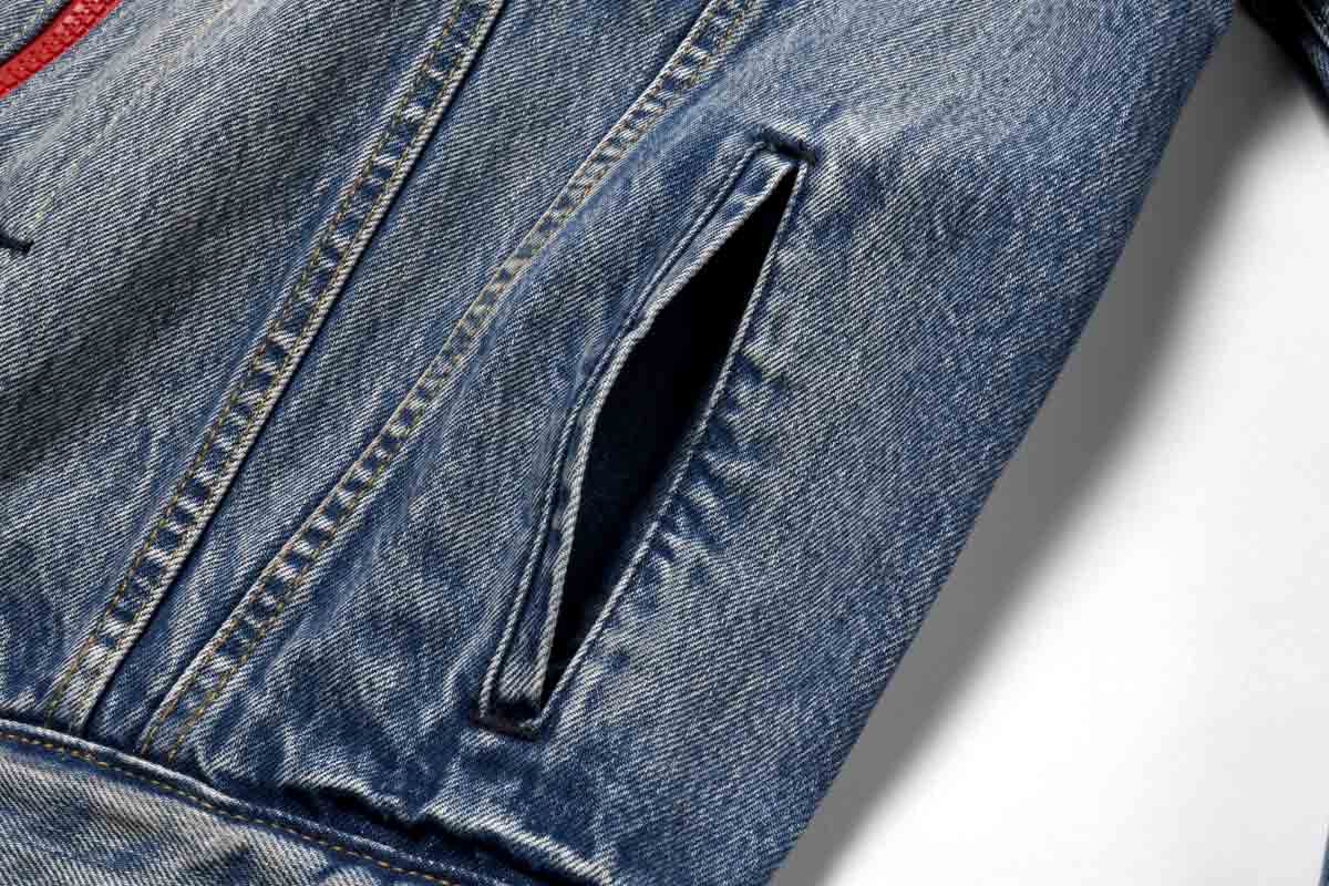 リーバイスのデニムにナイロンが合体！ 定番と旬のいいとこ取り