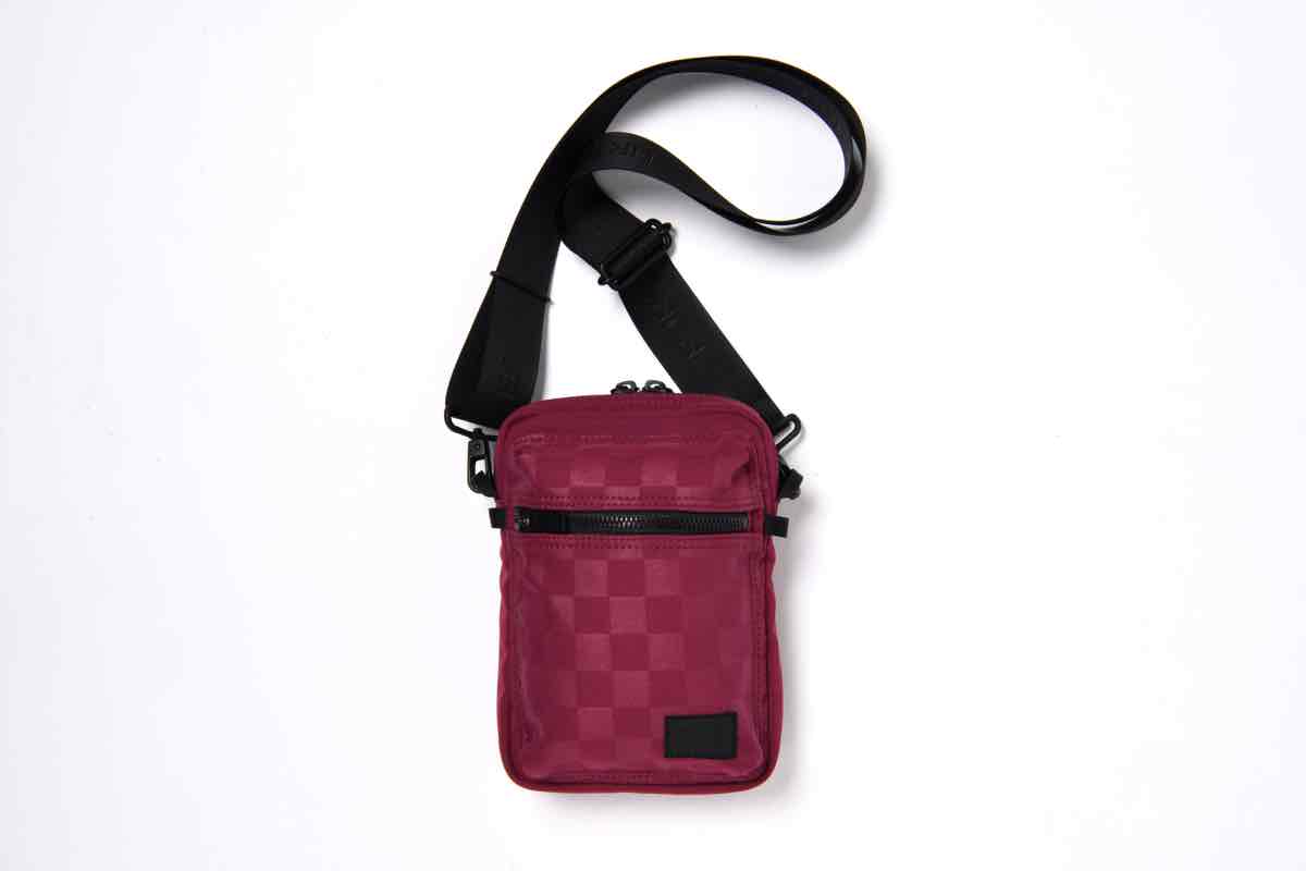HEA PORTER カラフルストライプ ボディバッグ 新品 HEA PORTER カラフルストライプ ボディバッグ 新品