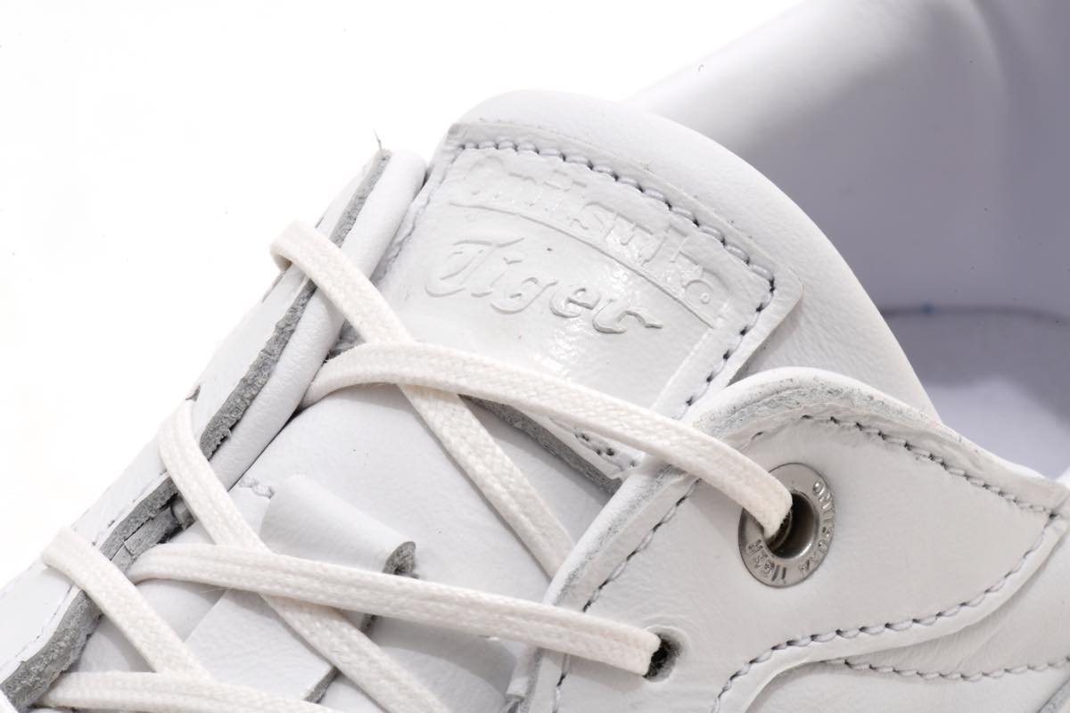 絶対欲しい！オニツカタイガーの使い勝手最高な白&黒スニーカー