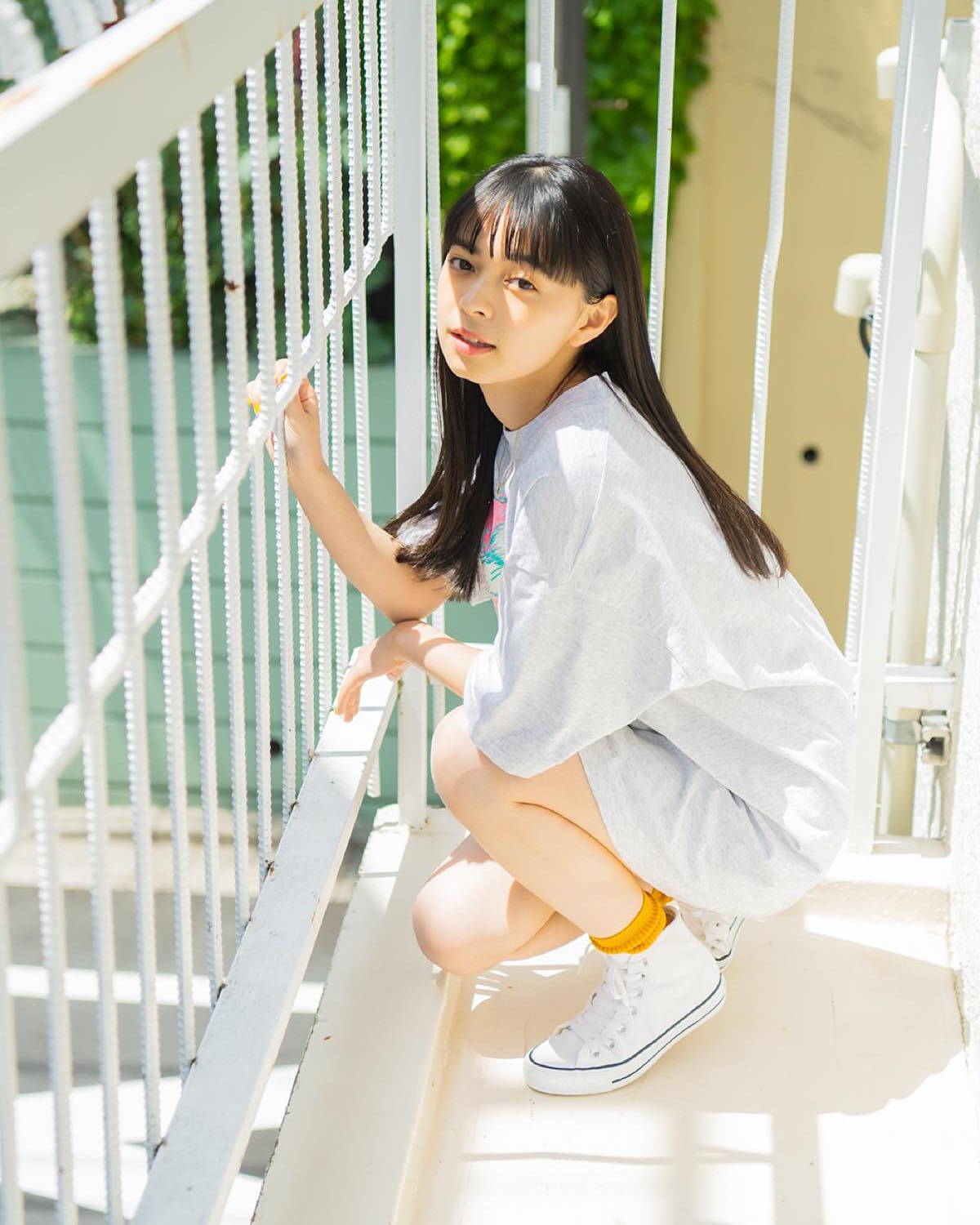 上國料萌衣、メンズTシャツで過ごす夏。 | インタビュー | FINEBOYS Online