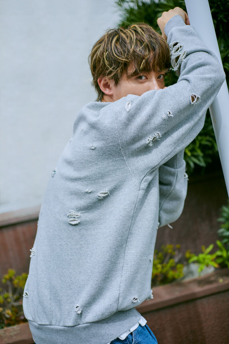 【新品】NOICE 韓国 スウェット セール】クロップドスウェットトップス / ショート丈 スウェット