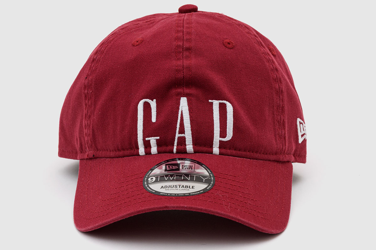 Gapとニューエラがコラボ！ 日本限定のクリスマスカラーキャップが超