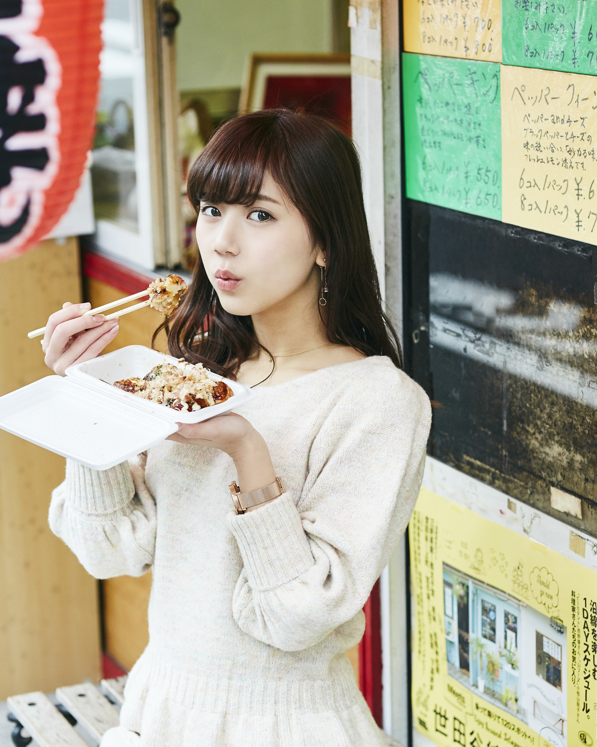 今日、あの子となにを食べにいこうか -激カワ女子図鑑- Vol.4青山学院大学3年今井美桜さんとたこやきを食べる。 | ガール | FINEBOYS  Online