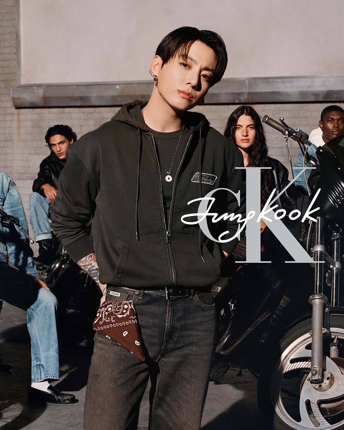 Jung Kook Calvin Klein テリーリラックスフーディー S | ヤマダウェブコム