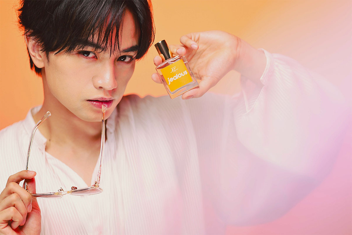 中島健人の夏曲3曲がフレグランスに！ | ライフスタイル | FINEBOYS Online