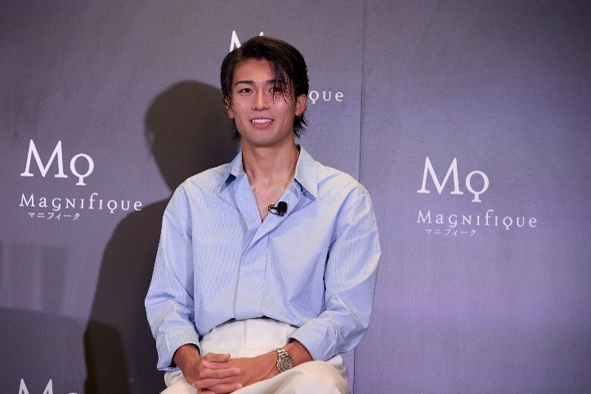 サッカー日本代表・中村敬斗が『マニフィーク』のイベントに出席